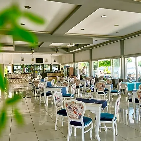 Hotell Clover Magic Nova 2*